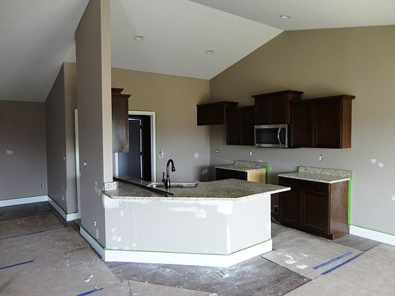 4th image of 3640 Justine Dr