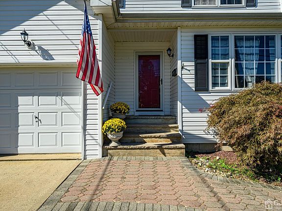 2nd image of 65 Boehmhurst Ave