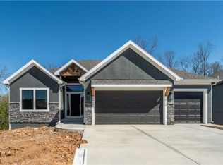 8625 Laramie St, De Soto, KS 66018