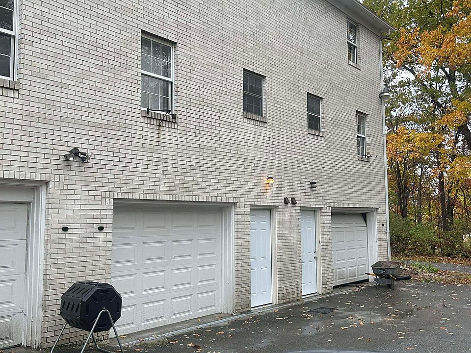 1st image of 733-735 E Oakmont Blvd #733A