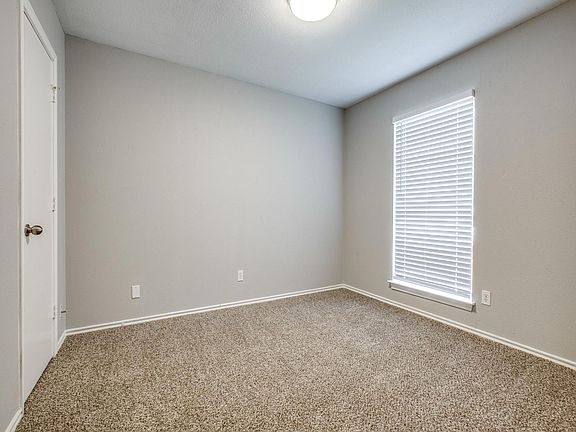 5th image of 822 Skyline Dr