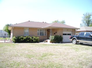 437 E Edwards Ave, Blackwell, OK 74631