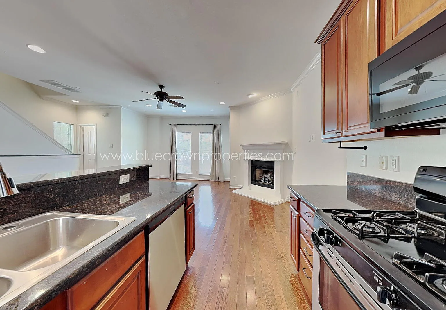 2 bed, 2.5 bath, 1227 sqft, $3,295 — Photo 4