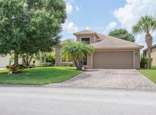 374 NW Stratford Ln, Port Saint Lucie, FL 34983