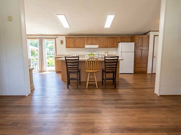 4th image of 2109 Foxwood Court