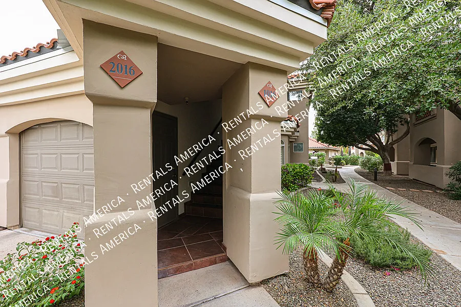 8653 E Royal Palm Rd #2016