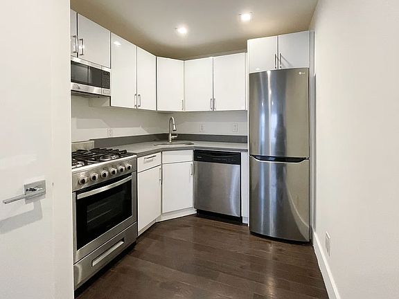 4th image of 383 1st Ave APT 3