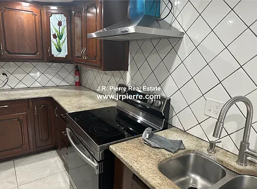 13 Montgomery Ave Photo 1