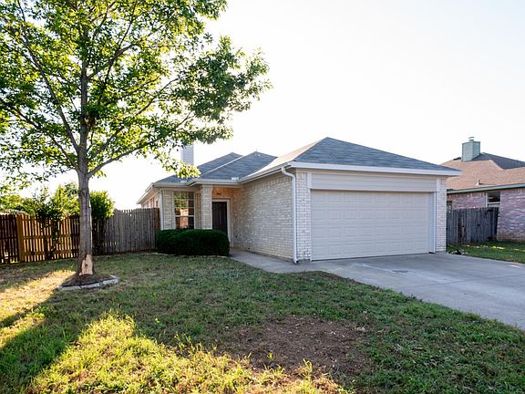 3rd image of 3960 Parkhaven Dr