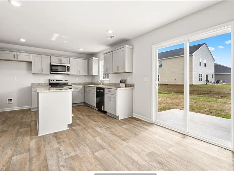 304 Aspen Place Ct — Photo 11