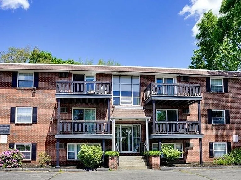 99 Pleasant St condos