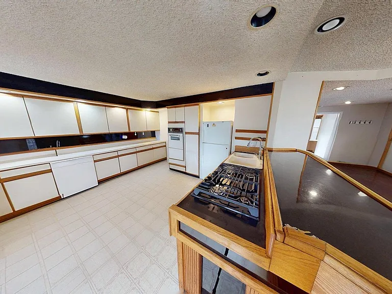 27 Princeton St #1 — Photo 22