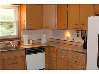 4th image of 457 W 92nd St