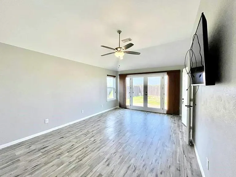 2526 Lake Dale Ln — Photo 20