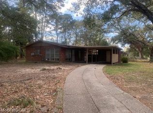 1412 Greenbrier Dr, Mobile, AL 36605