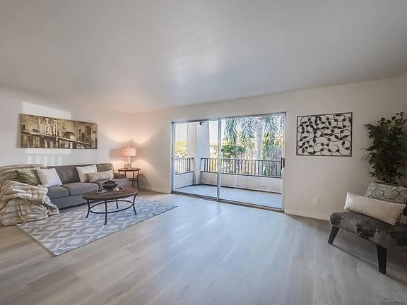 4th image of 2510 Clairemont Dr Unit 104