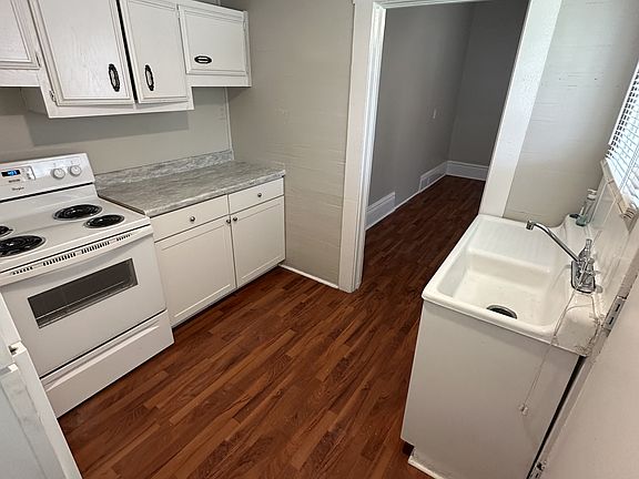 3rd image of 2324 Grand Ave #8