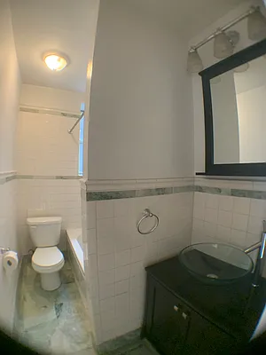 Rented by Bond New York | media 17