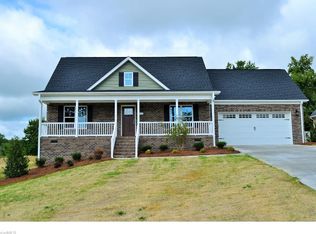 7820 Spring Hollow Dr, Belews Creek, NC 27009
