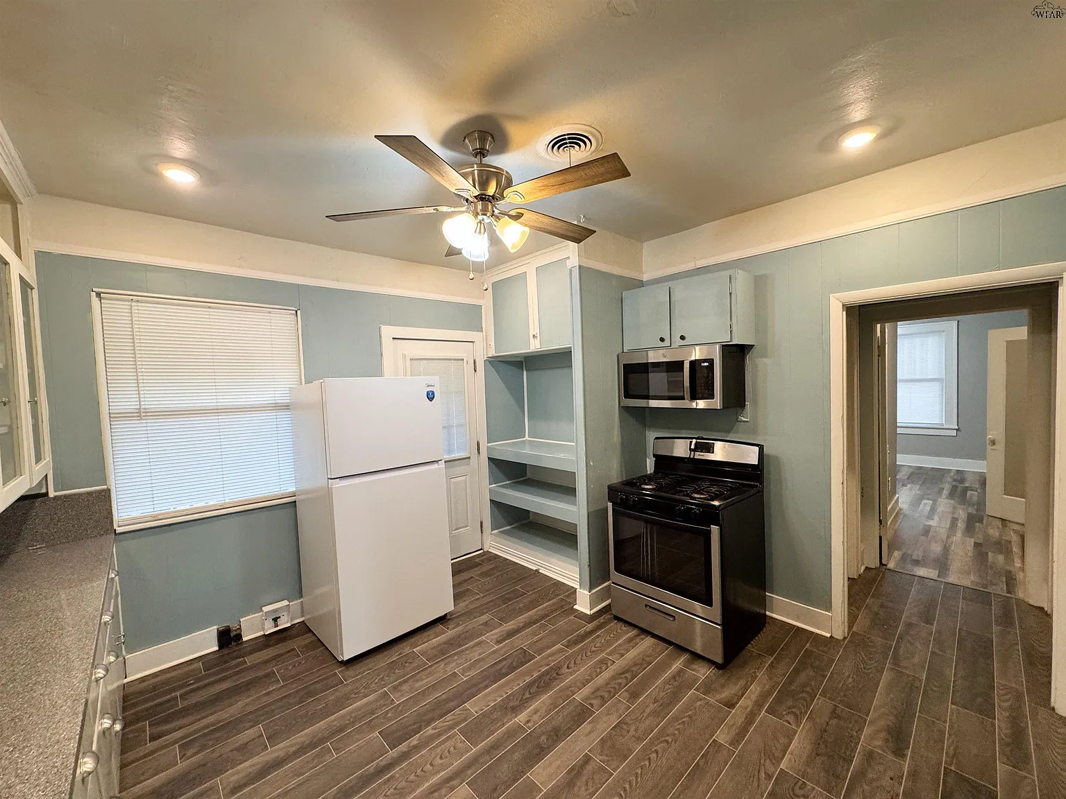3 bed, 2.0 bath, 1292 sqft, $1,395 — Photo 4