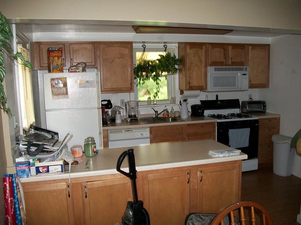 1st image of 210 E Fairmont Ave