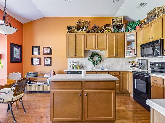 5th image of 100 Sweetwater Ct
