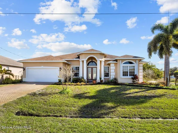 111 SW Ladybug Dr, Port Saint Lucie, FL 34953