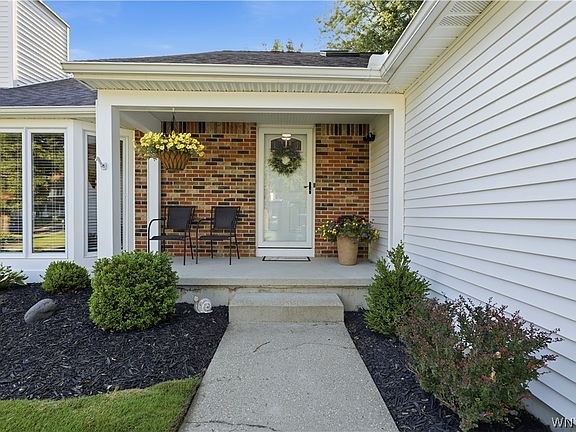 4th image of 90 Grasspointe Dr