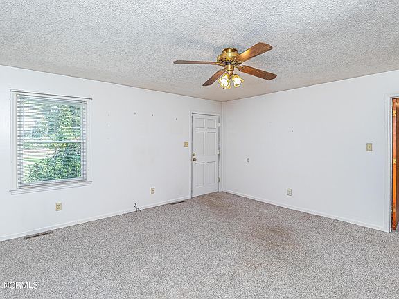 5th image of 156 York Drive