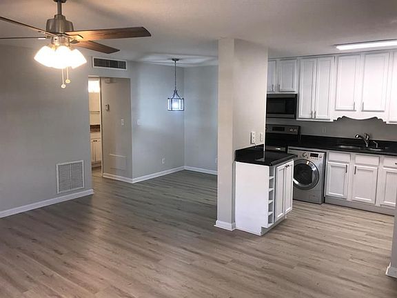 3rd image of 120 N Lakeside Dr APT 1