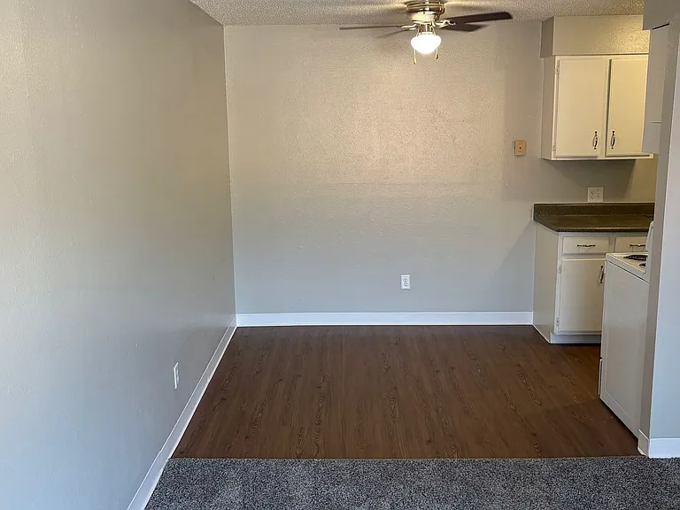 Prospect Pointe Apartments — Photo 55