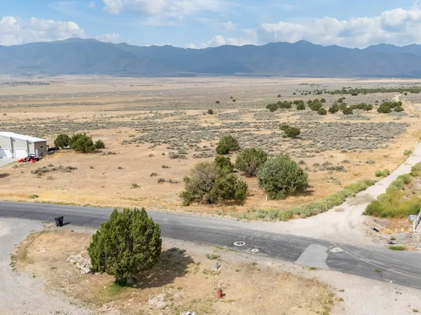 2974 W Ridgeline Rd, Stockton, UT 84071