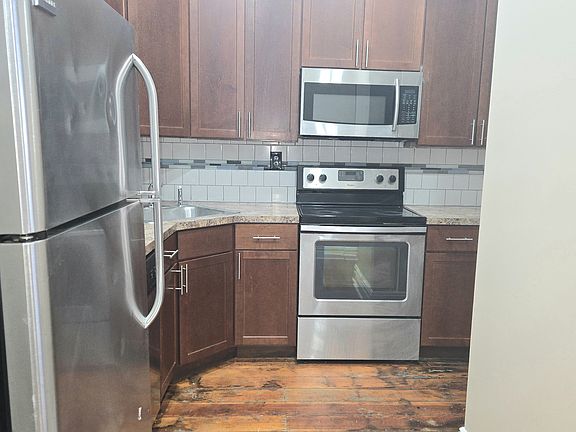 4th image of 227 N 12th St APT 1