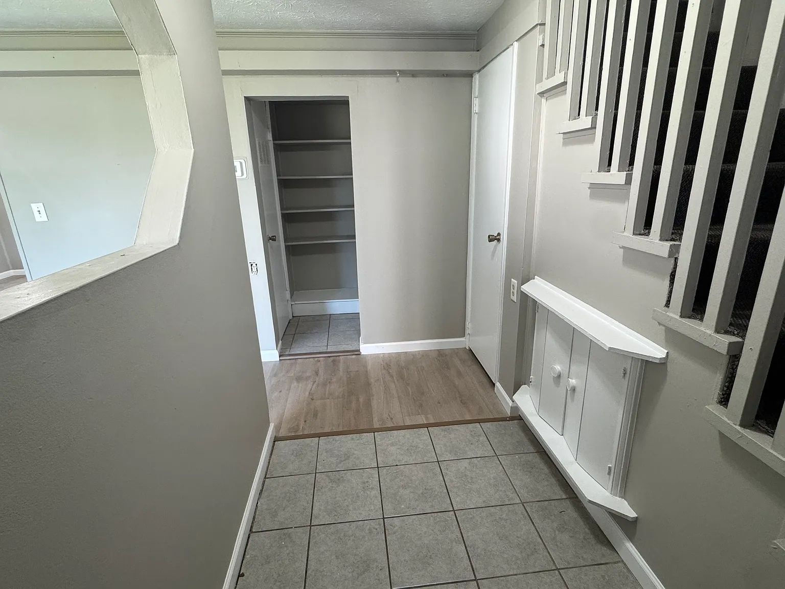 3 bed, 1.5 bath, 1150 sqft, $1,300 — Photo 2