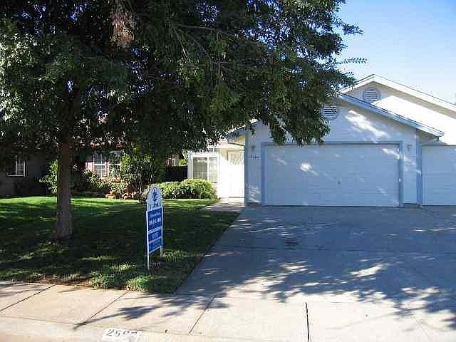 2nd image of 2695 Silver Oak Dr