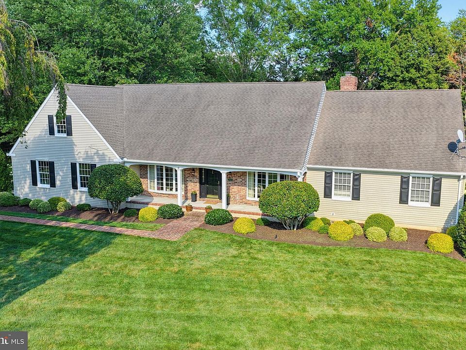 1st image of 7903 Radcliffe Rd