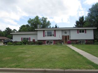 711 Ver Bunker Ave, Port Edwards, WI 54469