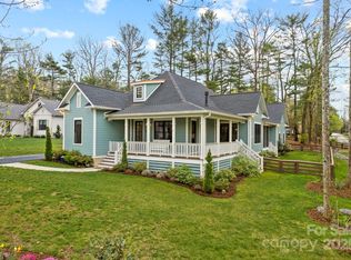 299 Lindsey Farm Dr, Flat Rock, NC 28731