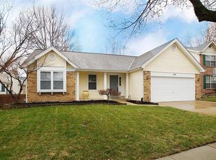 808 Surrey Meadows Ct, Ballwin, MO 63021