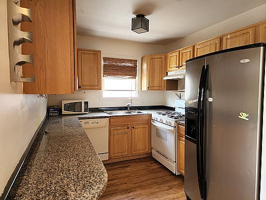 3rd image of 155-33 Amber St Floor 2