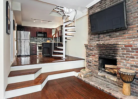 Sold by Warburg | media 2