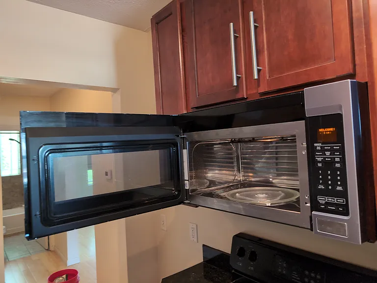 2315 Harney St #3 — Photo 28