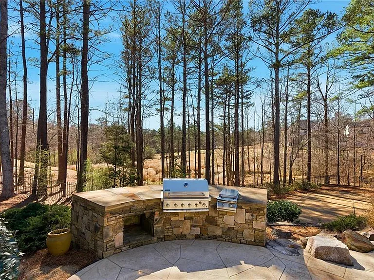 6335 Howell Cobb Ct — Photo 36