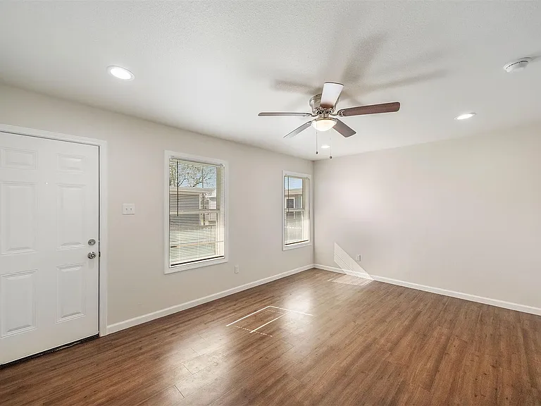 6403 Sloan St #1 — Photo 9