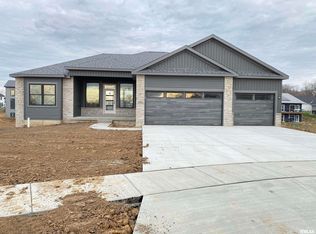 1915 Athena Ct, Chatham, IL 62629