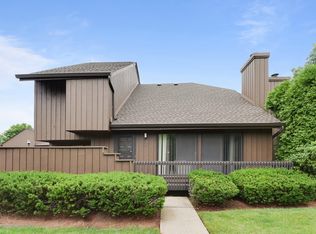 121 Kingsberry Dr, Somerset, NJ 08873