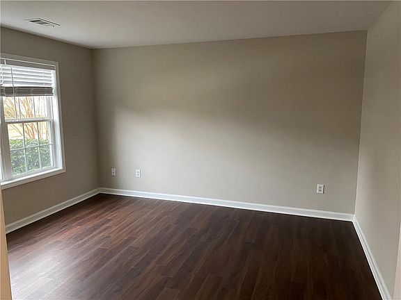 5th image of 3237 Shady Valley Ln
