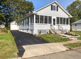 68 Dixwell Ave, Cranston, RI 02910