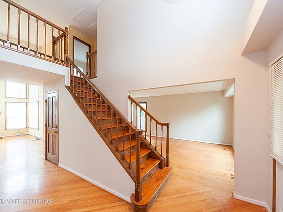 2nd image of 635 Vernon Ct N