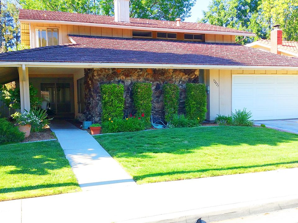 1st image of 32021 Grenville Ct